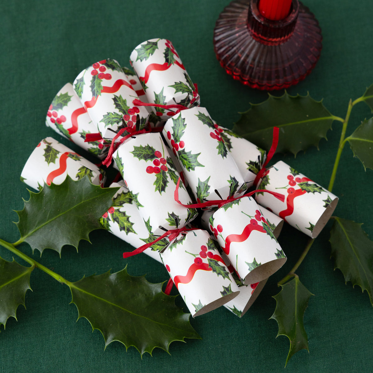 Botanical Holly Christmas Crackers (6 pack)