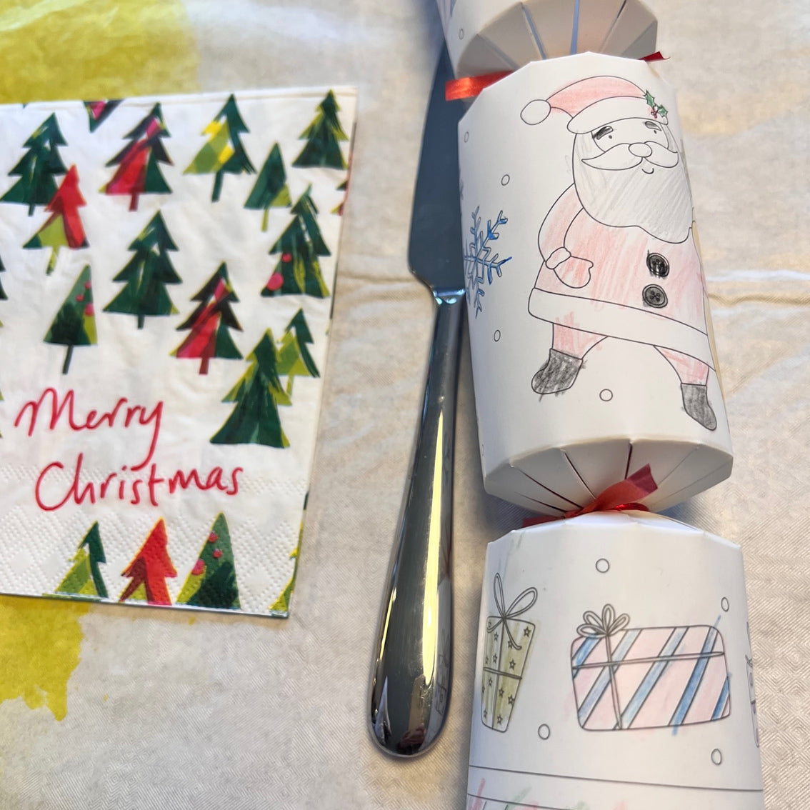 Make Your Own Christmas Crackers &amp; Place Cards - 8 Pack